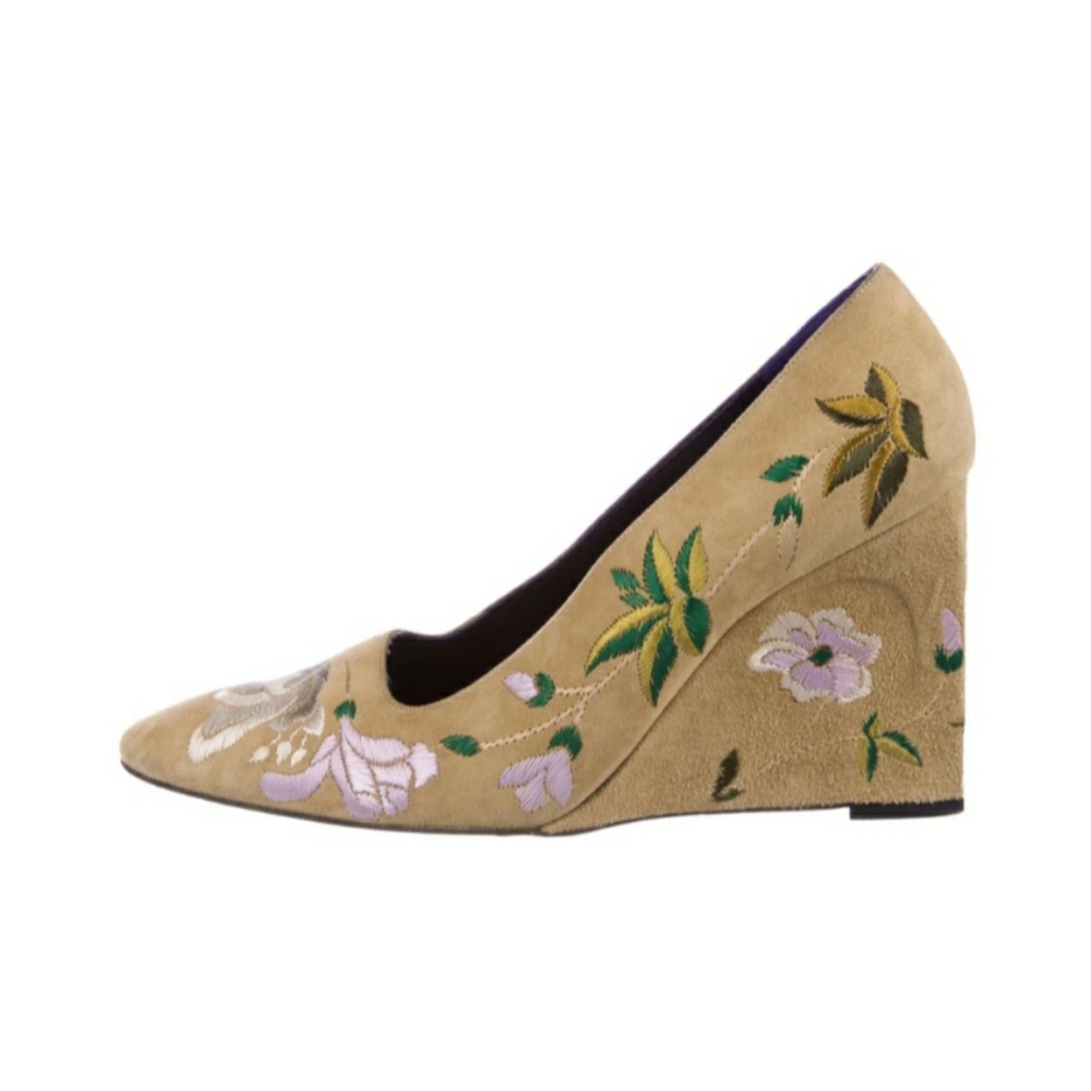 VTG Fendi Women's Tan Suede Embroidered Wedge 8